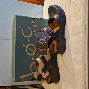 'Boc' Leather shoe heel strap